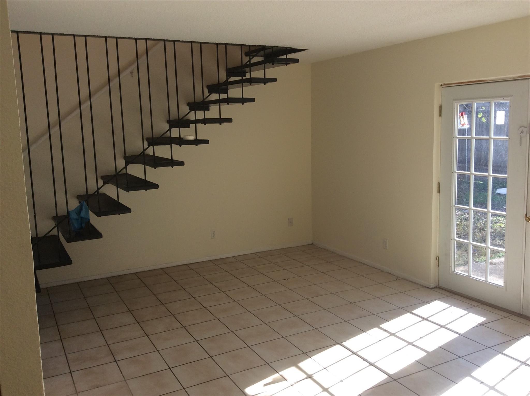 1737 Wooten Park Dr # 102, Austin, TX 78757