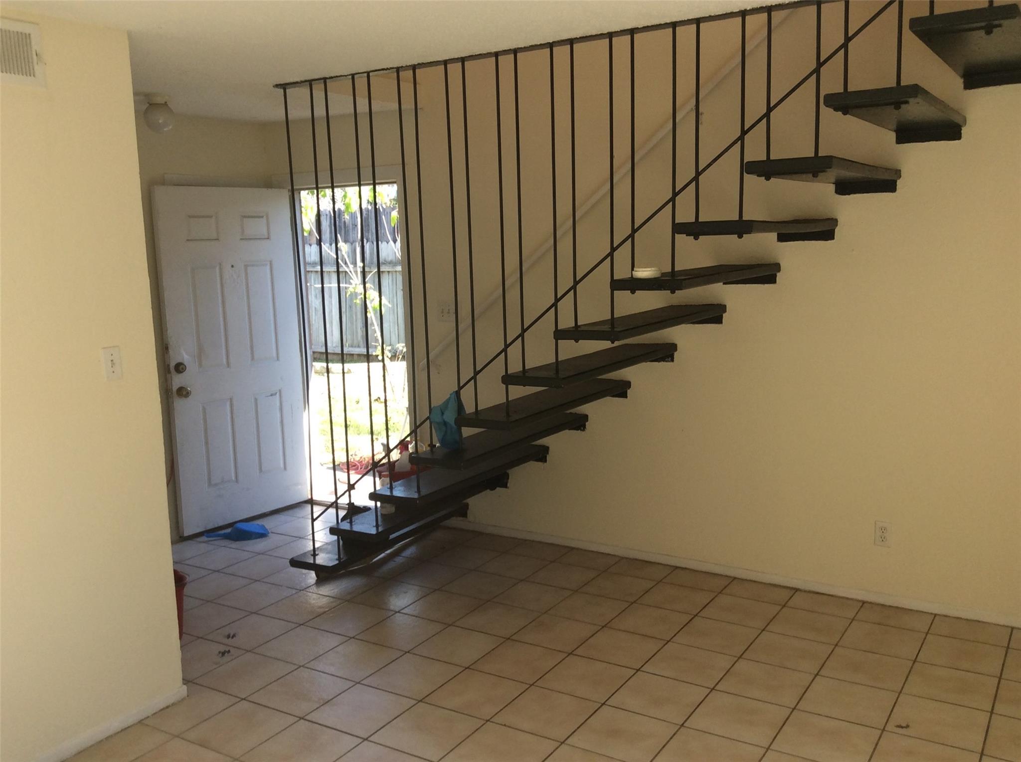 1737 Wooten Park Dr # 102, Austin, TX 78757