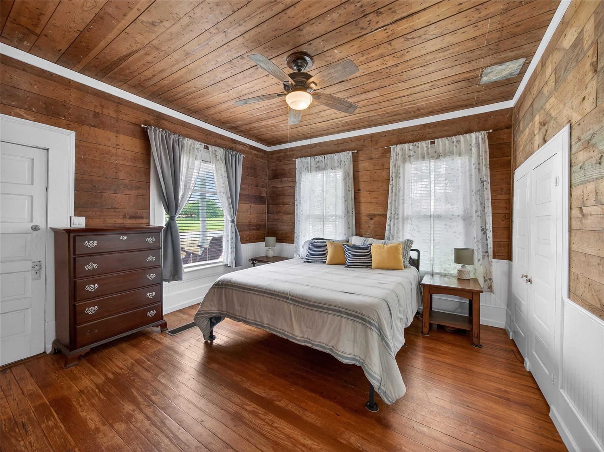 262 W Richmond St, Giddings, TX 78942