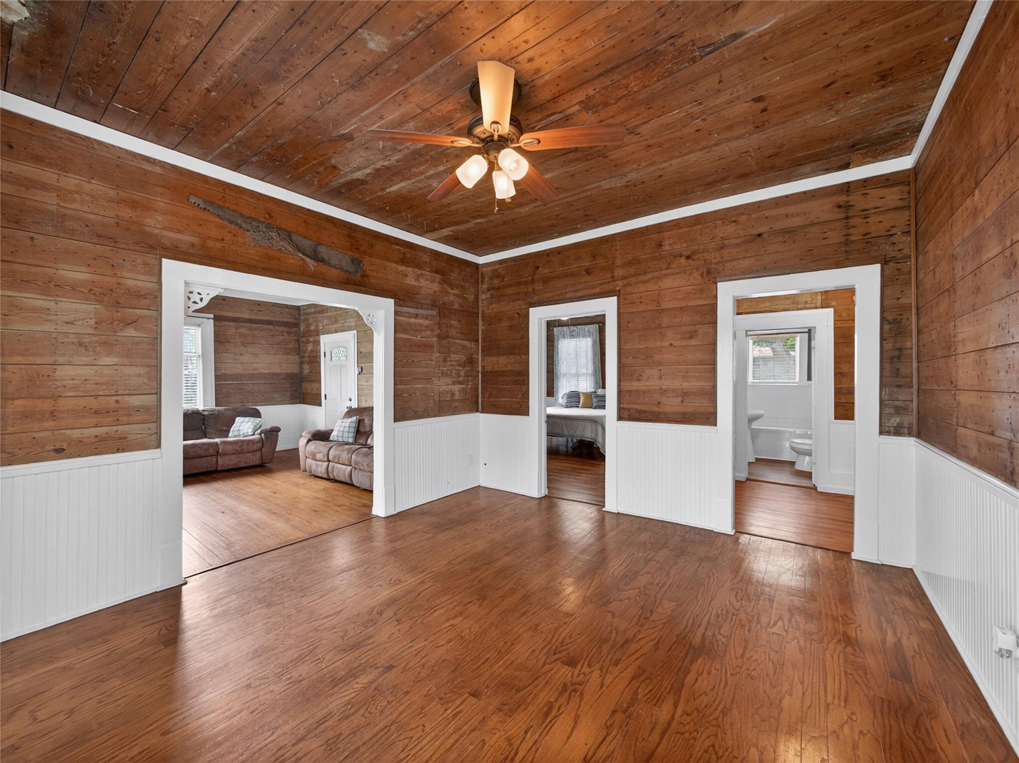 262 W Richmond St, Giddings, TX 78942