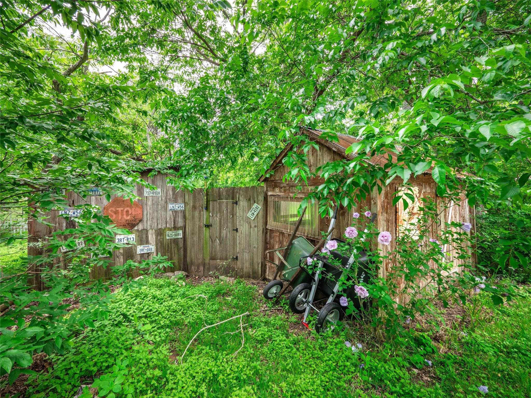 262 W Richmond St, Giddings, TX 78942