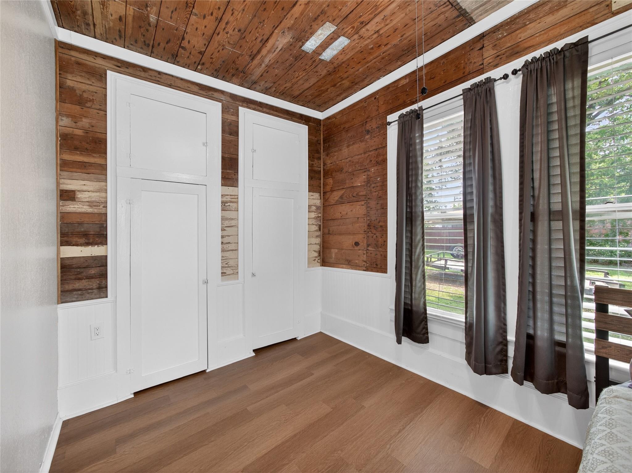 262 W Richmond St, Giddings, TX 78942