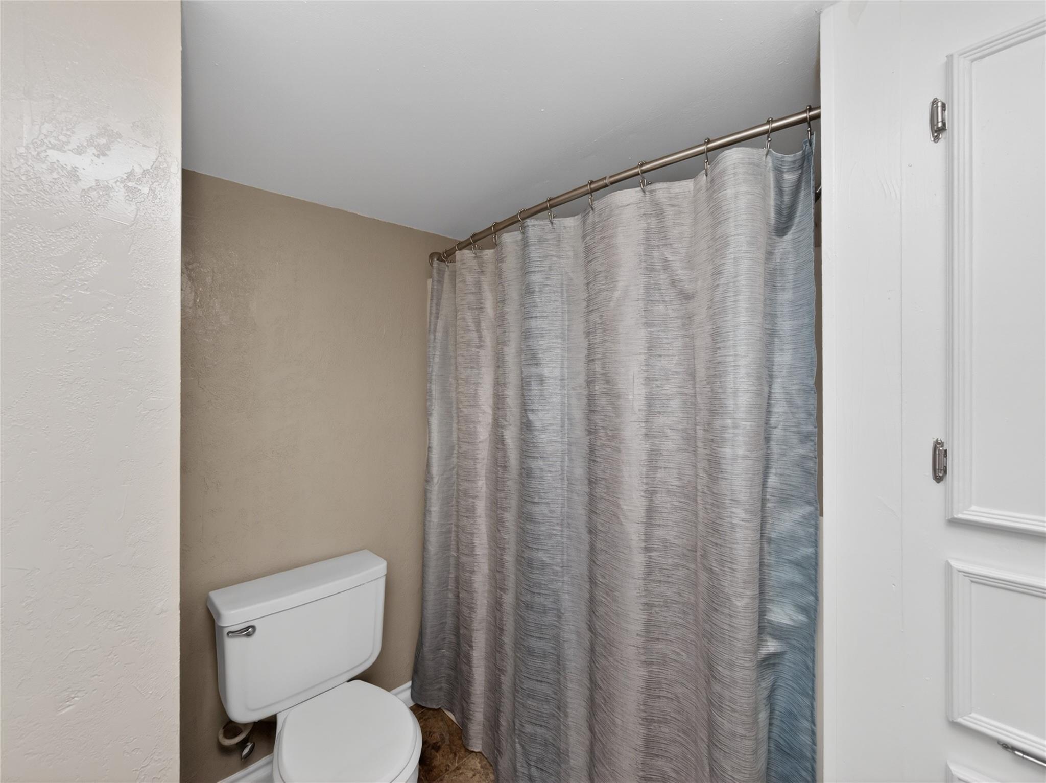 262 W Richmond St, Giddings, TX 78942