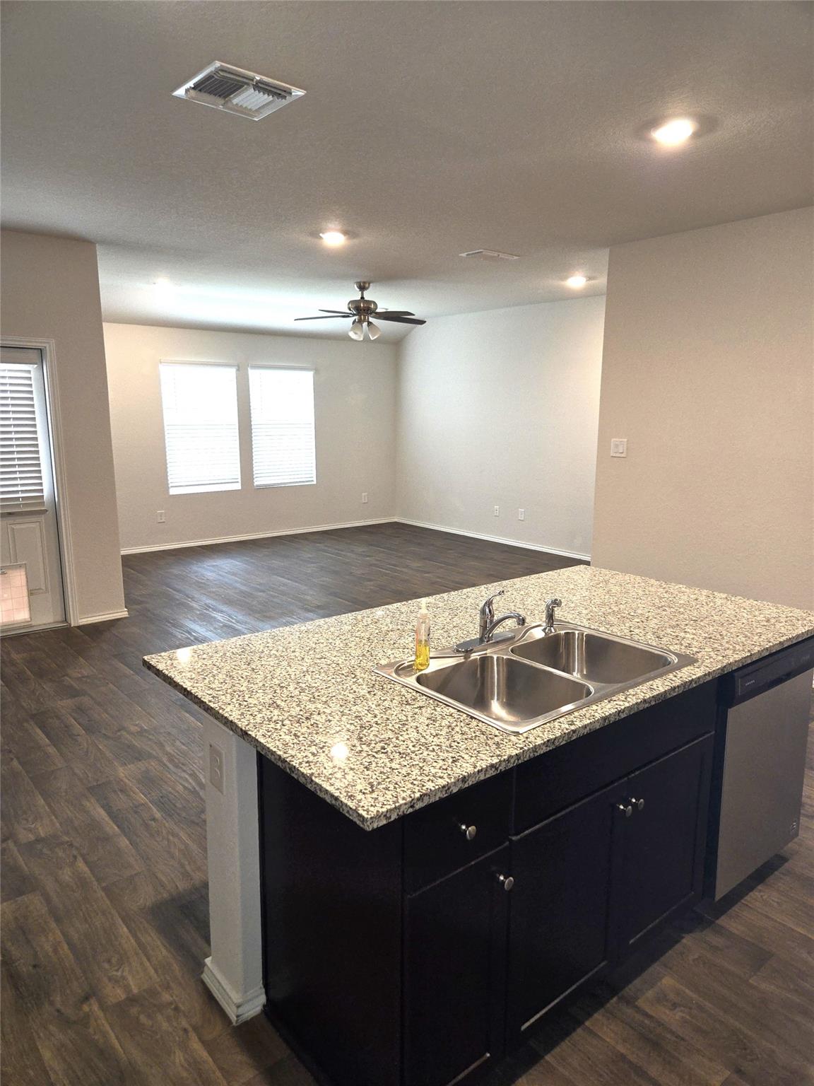 716 Monarch Dr, Seguin, TX 78155