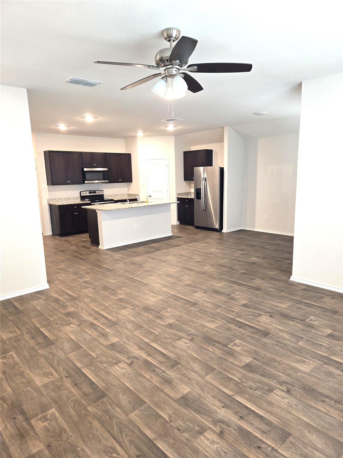 716 Monarch Dr, Seguin, TX 78155