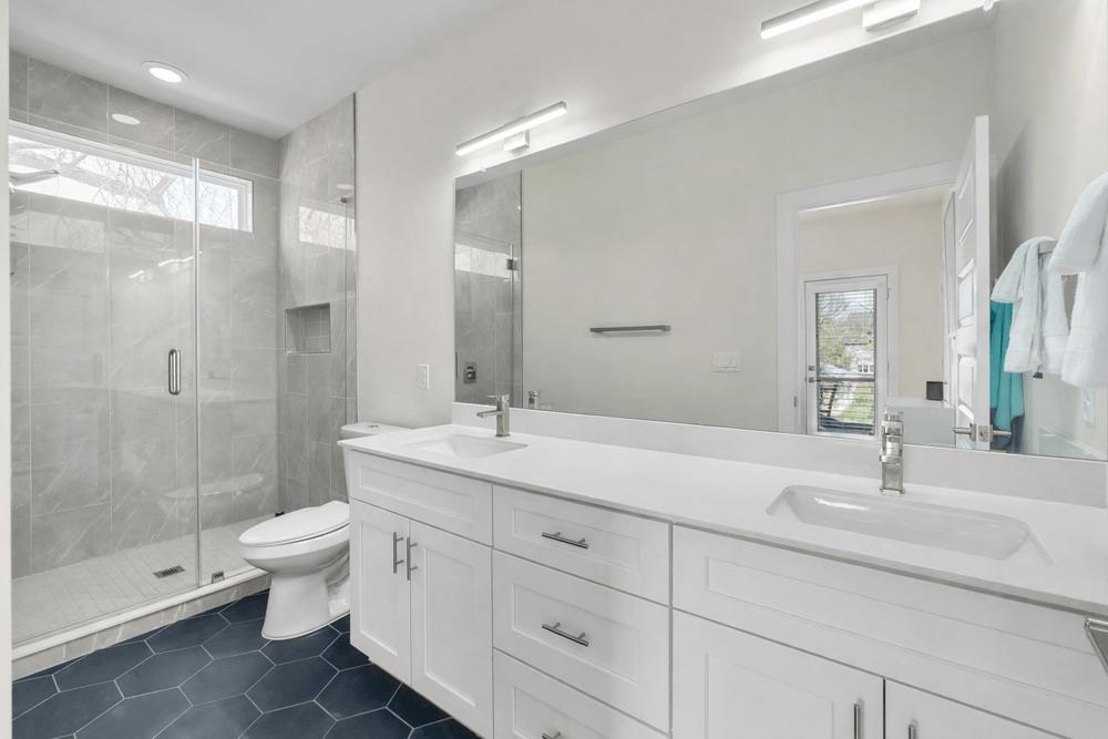 913 Valdez St # A & B, Austin, TX 78741