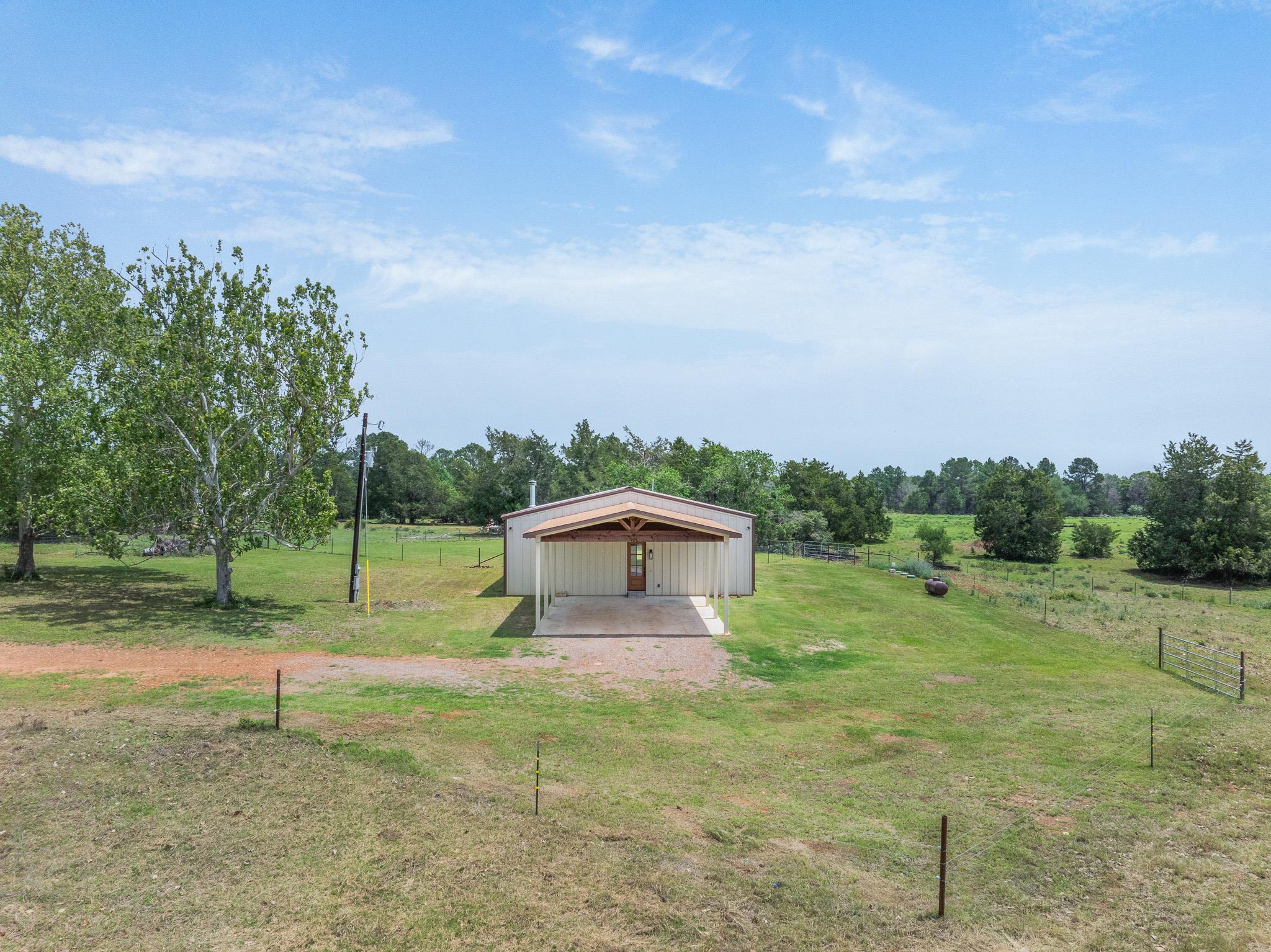 1371 Private Road 2051 Pr, Giddings, TX 78942