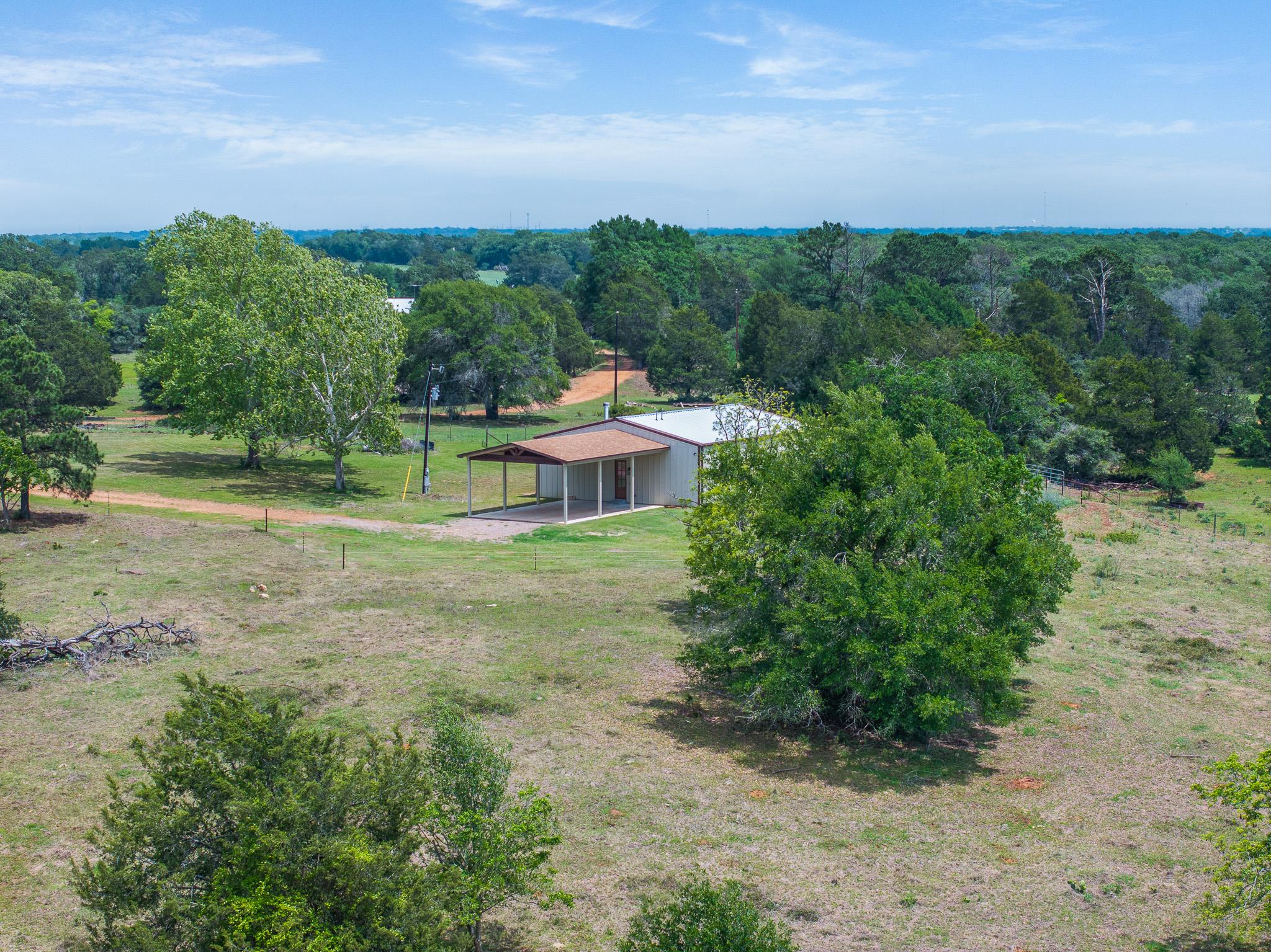 1371 Private Road 2051 Pr, Giddings, TX 78942