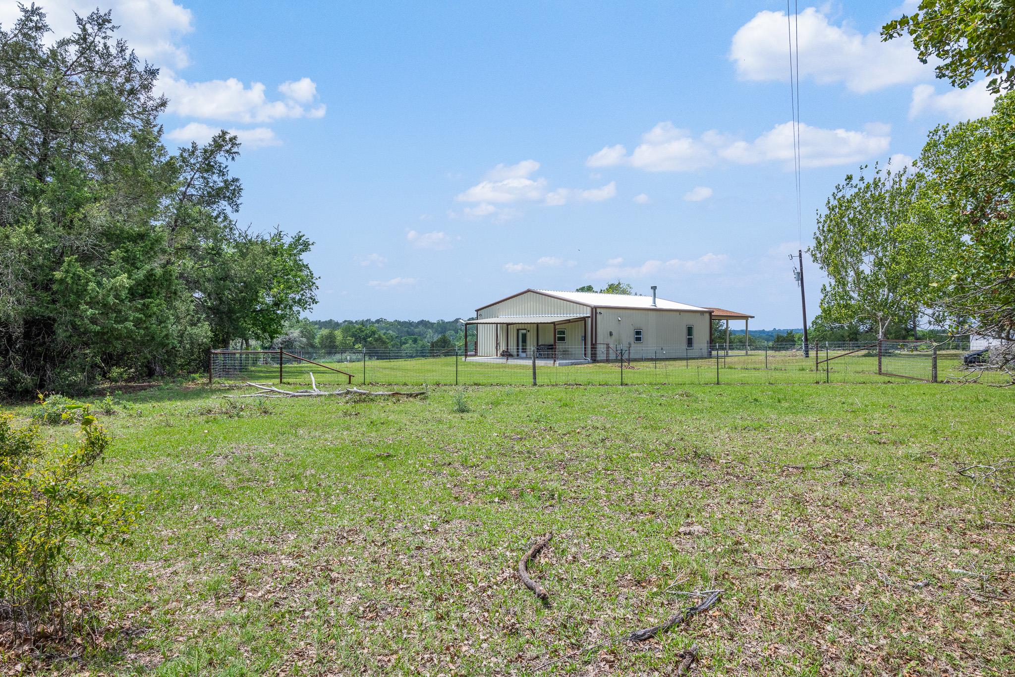 1371 Private Road 2051 Pr, Giddings, TX 78942