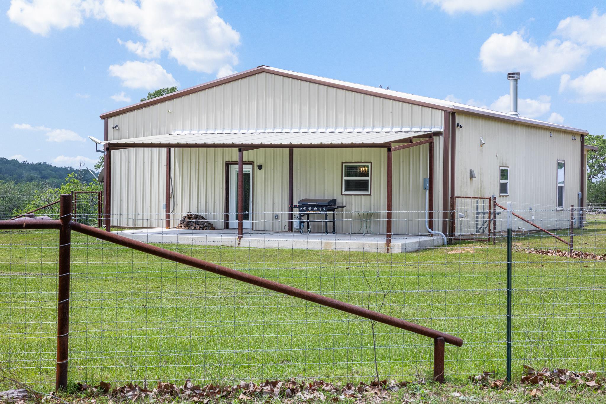 1371 Private Road 2051 Pr, Giddings, TX 78942