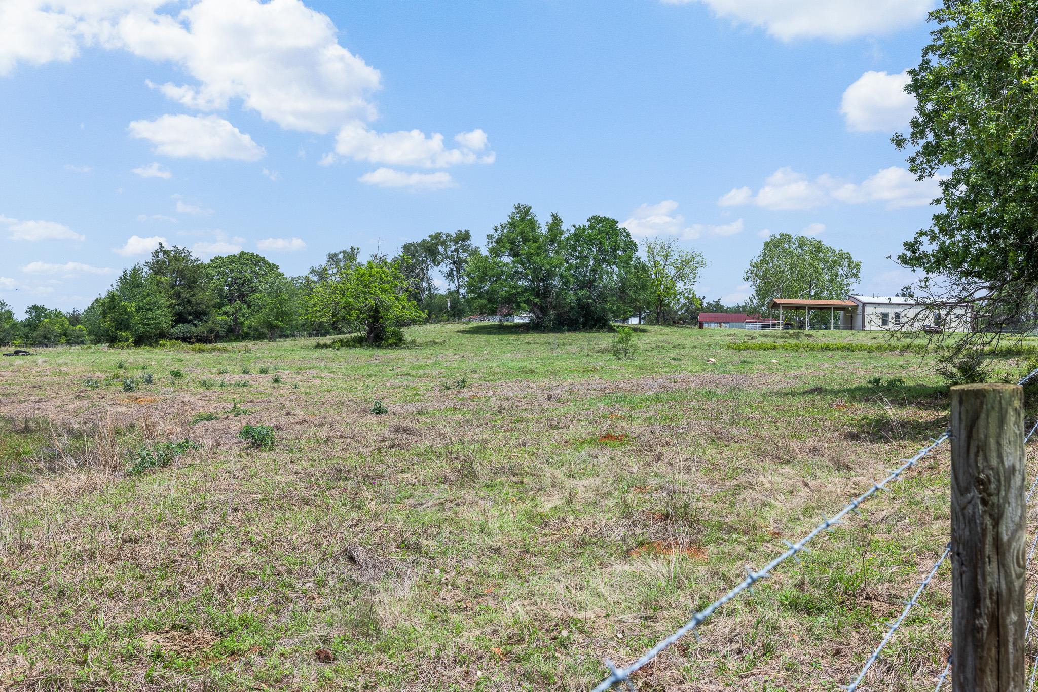 1371 Private Road 2051 Pr, Giddings, TX 78942