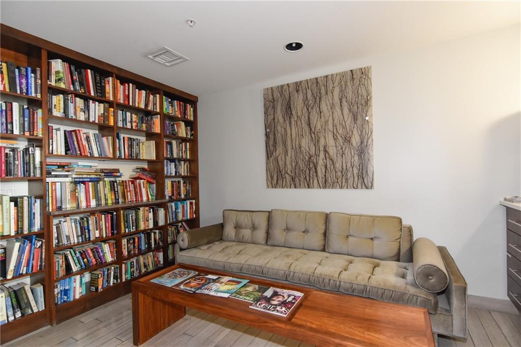 300 Bowie St # 1102, Austin, TX 78703