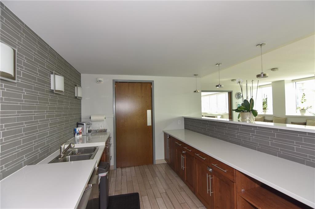 300 Bowie St # 1102, Austin, TX 78703