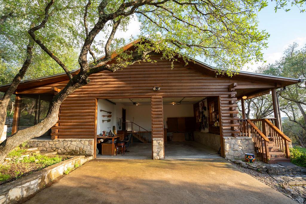 107 CEDAR SPRINGS Dr, Wimberley, TX 78676