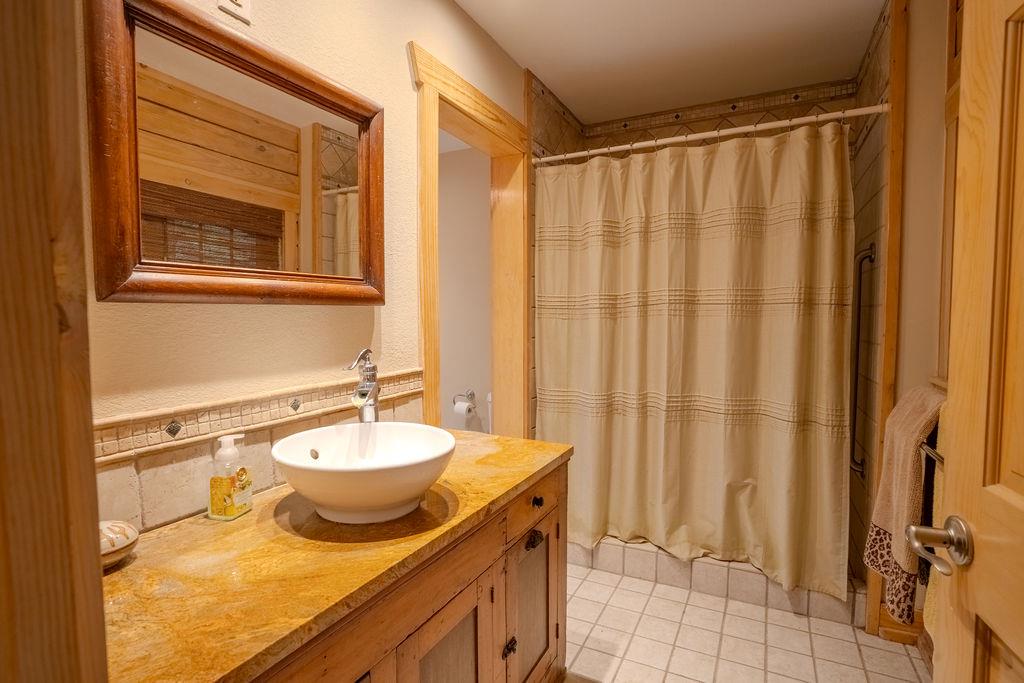 107 CEDAR SPRINGS Dr, Wimberley, TX 78676