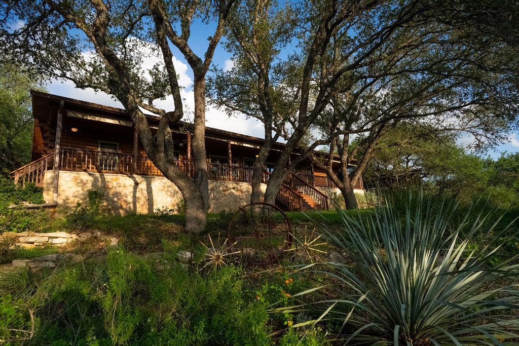 107 CEDAR SPRINGS Dr, Wimberley, TX 78676