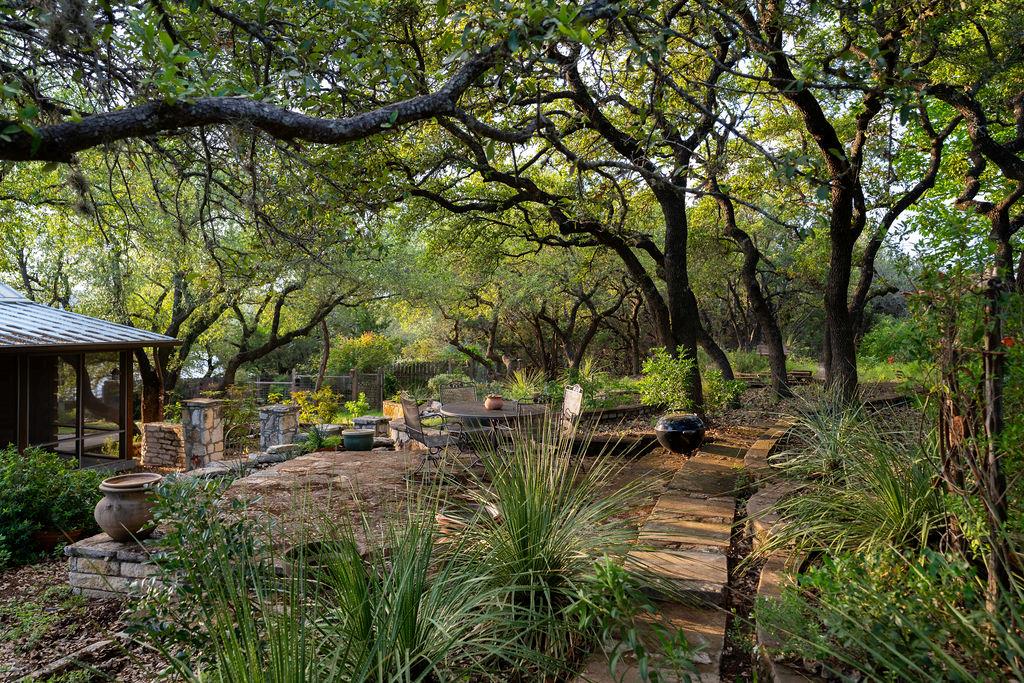 107 CEDAR SPRINGS Dr, Wimberley, TX 78676