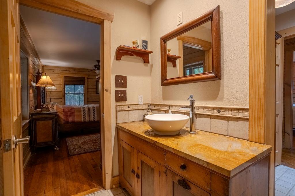 107 CEDAR SPRINGS Dr, Wimberley, TX 78676