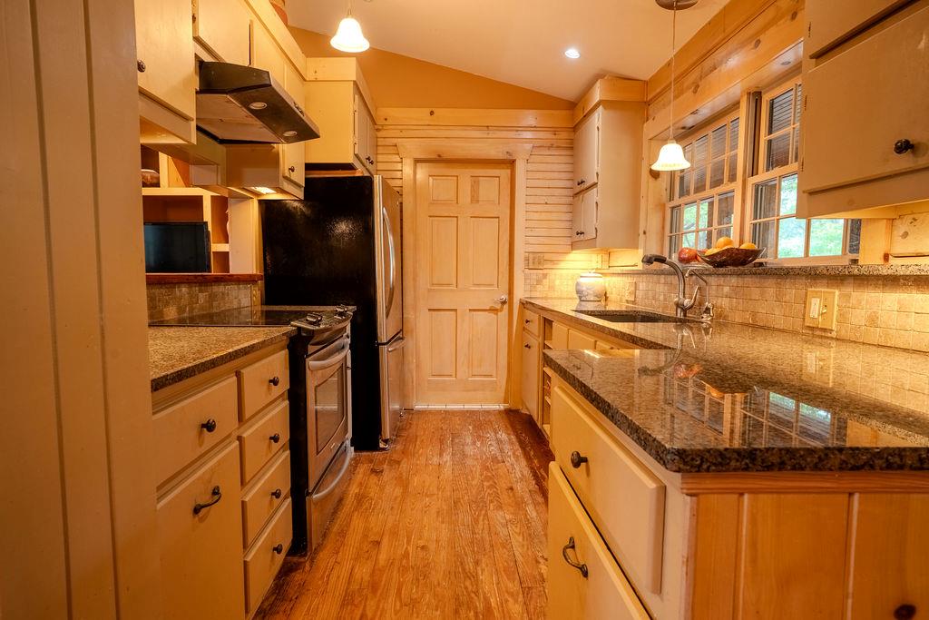 107 CEDAR SPRINGS Dr, Wimberley, TX 78676