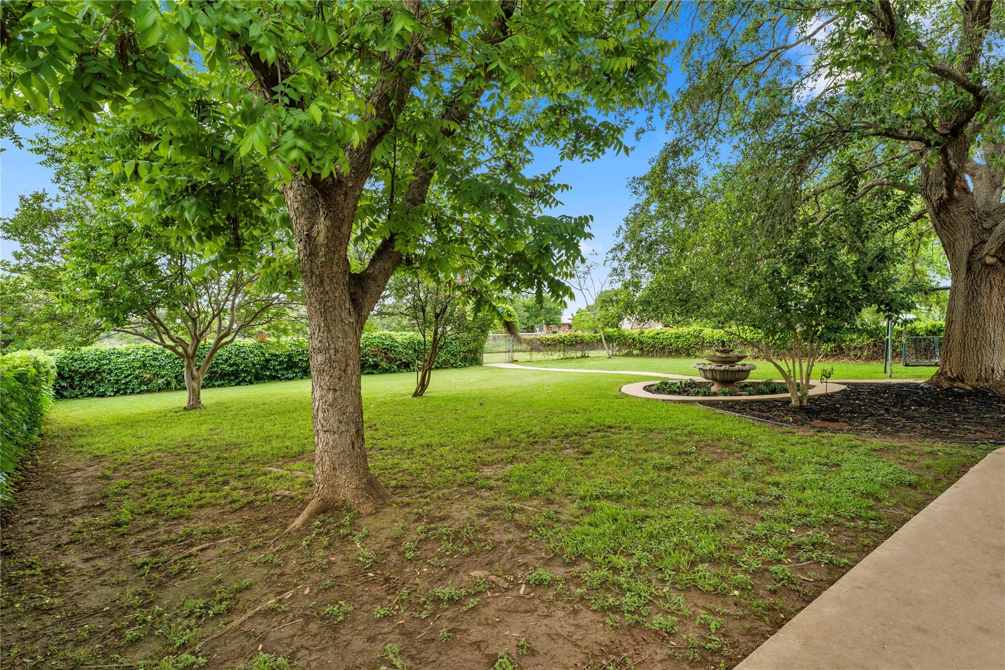 406 Ancient Oaks Dr, Marble Falls, TX 78654