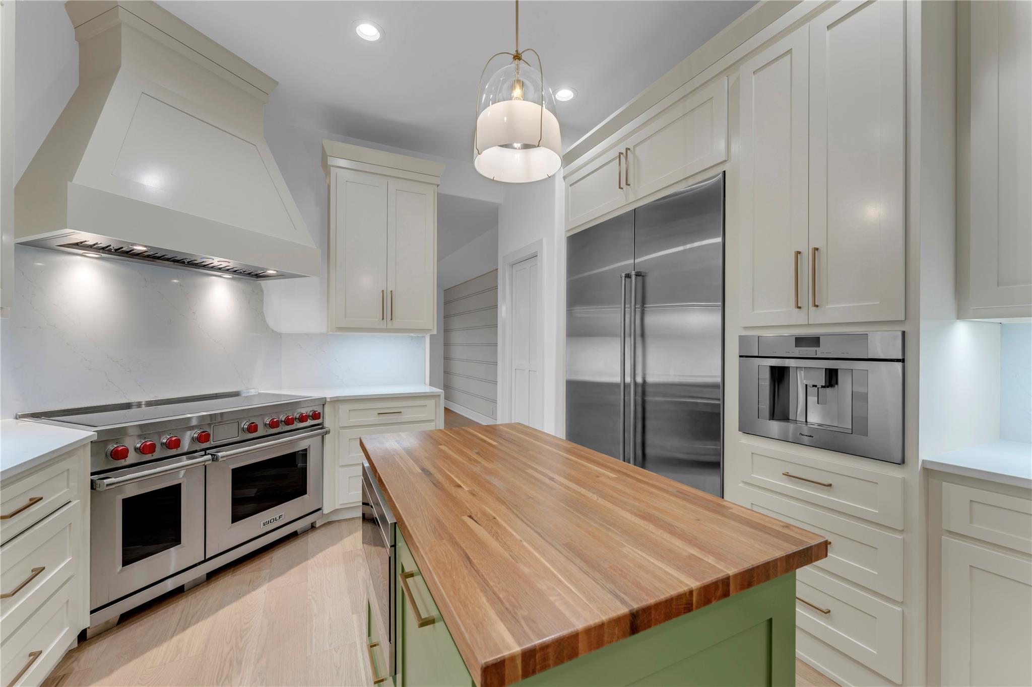 406 Ancient Oaks Dr, Marble Falls, TX 78654