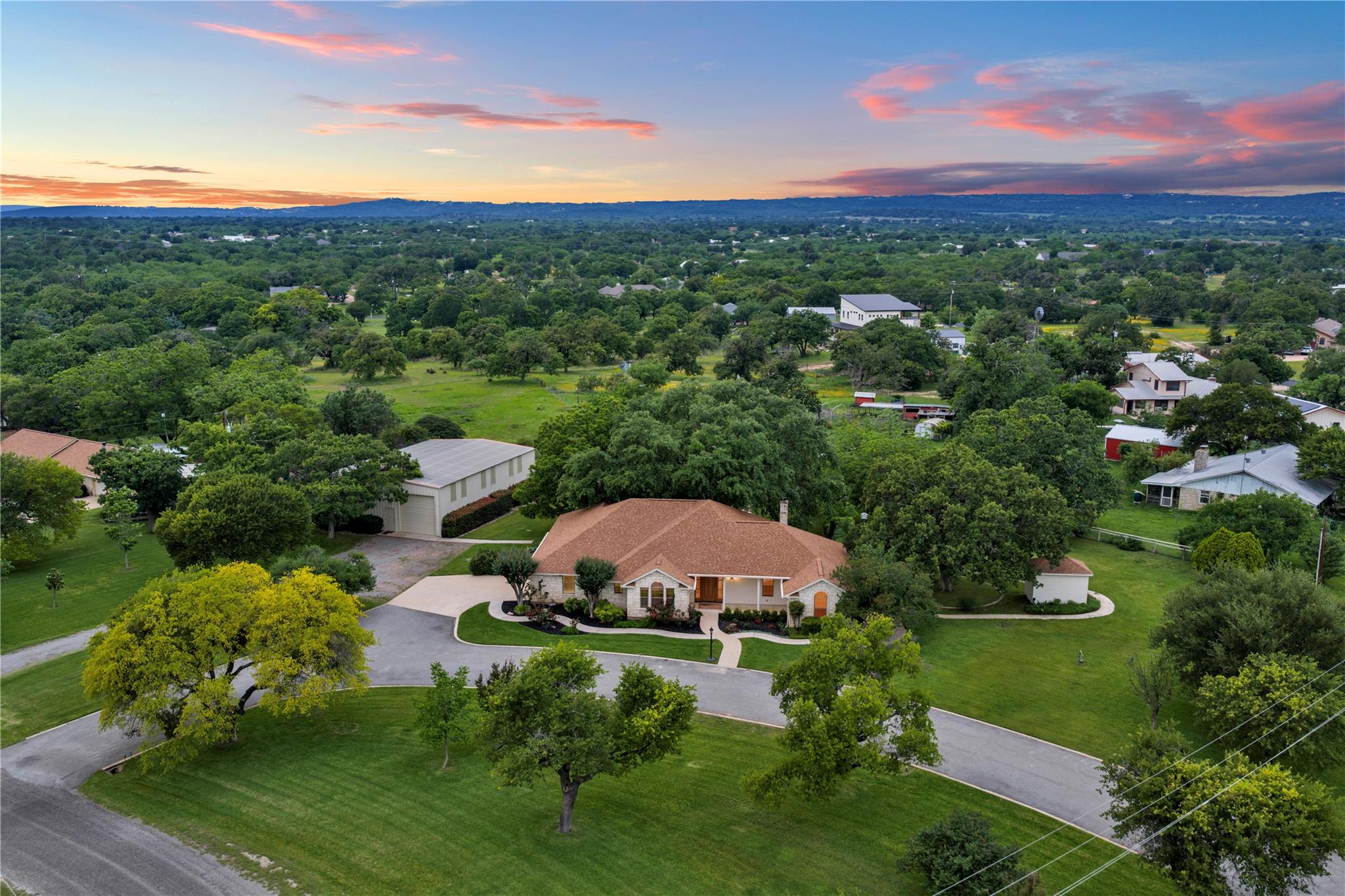 406 Ancient Oaks Dr, Marble Falls, TX 78654