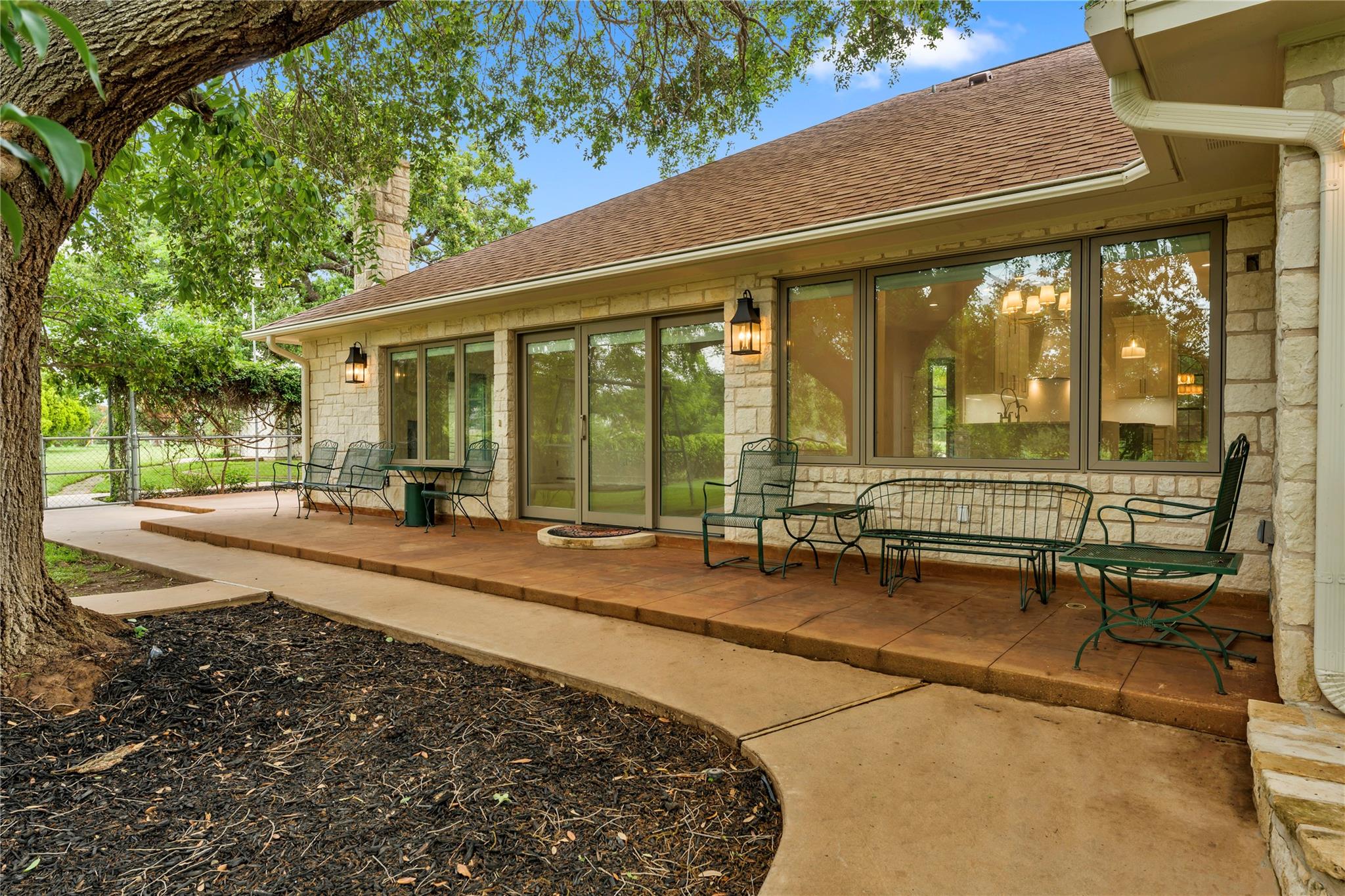 406 Ancient Oaks Dr, Marble Falls, TX 78654