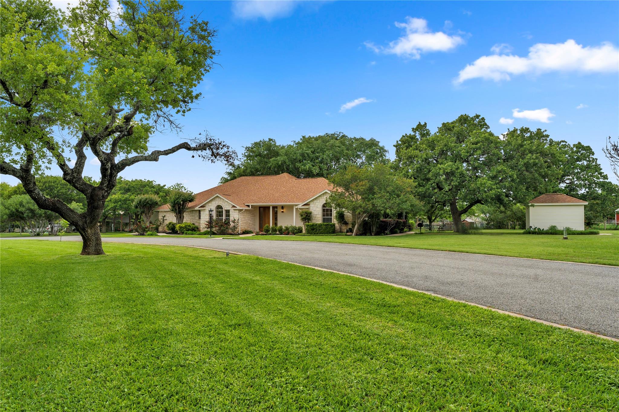 406 Ancient Oaks Dr, Marble Falls, TX 78654