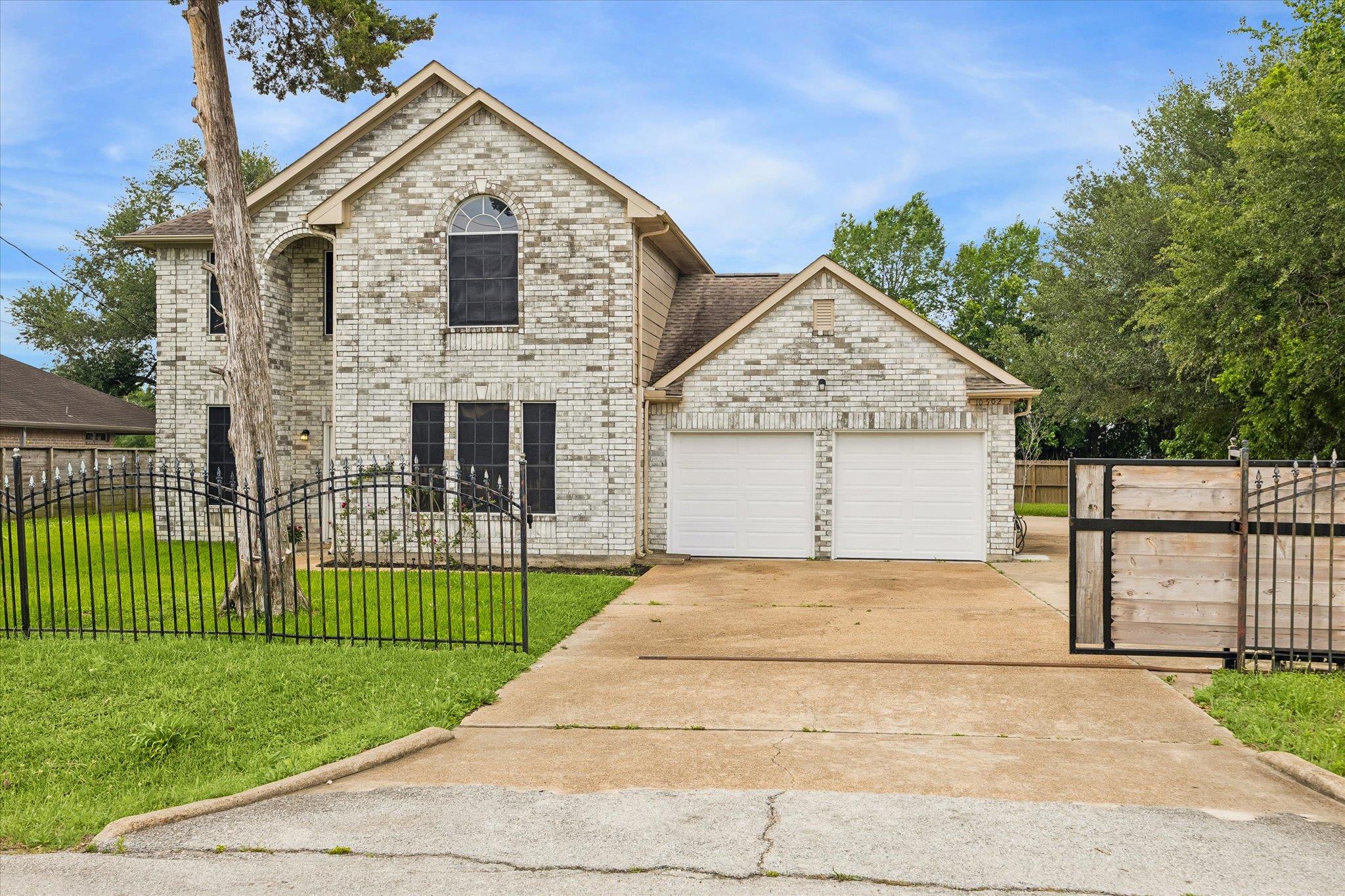 10502 Ballantine St, Houston, TX 77075