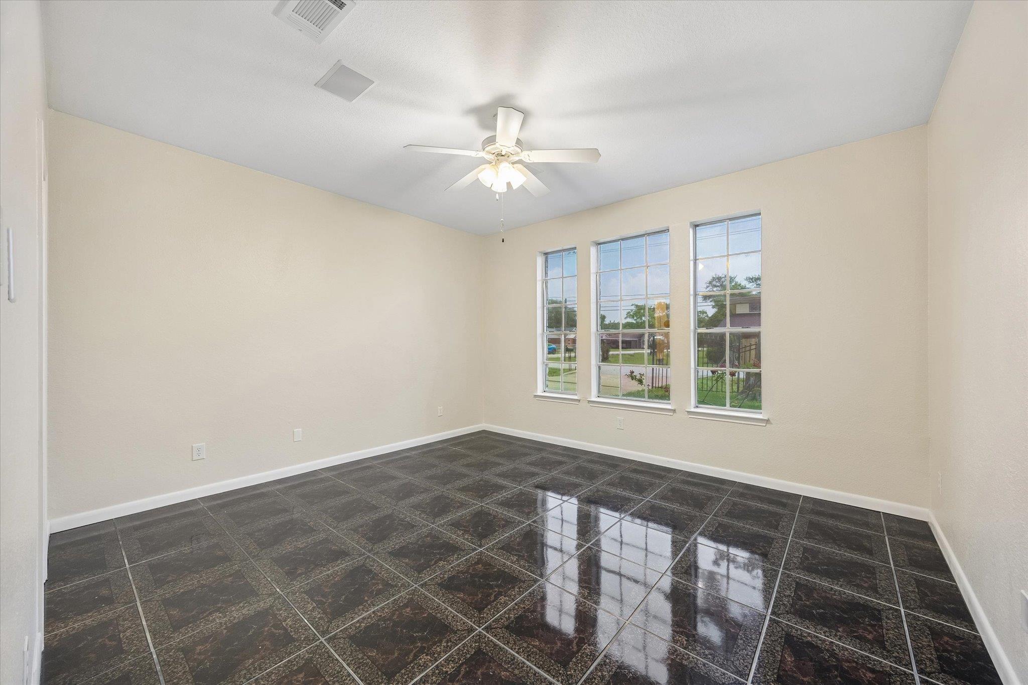 10502 Ballantine St, Houston, TX 77075