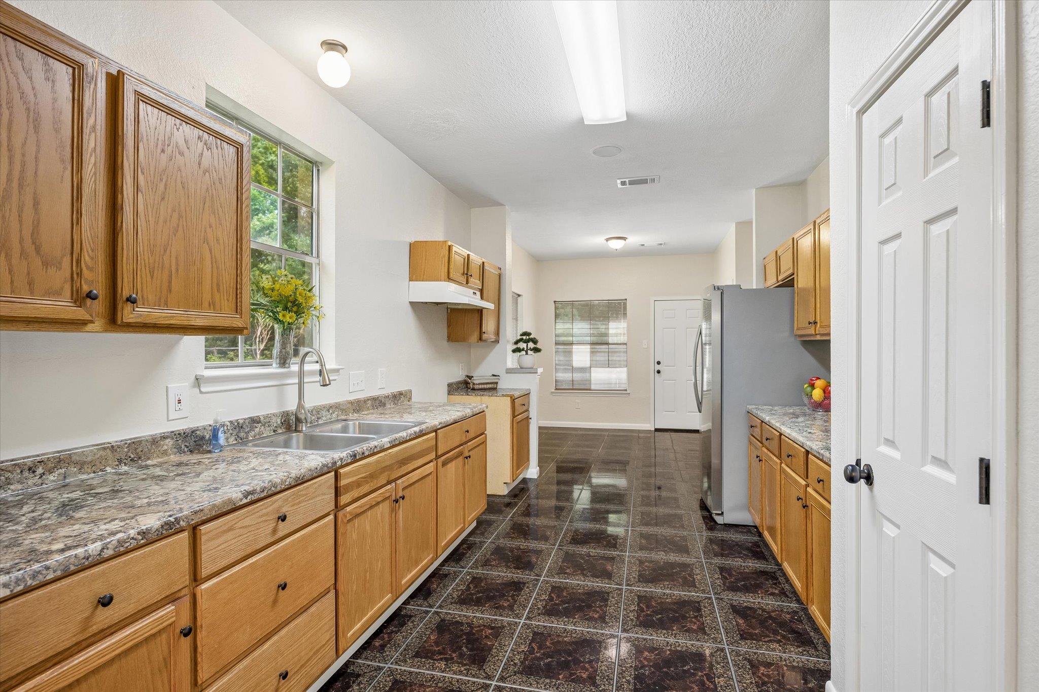 10502 Ballantine St, Houston, TX 77075