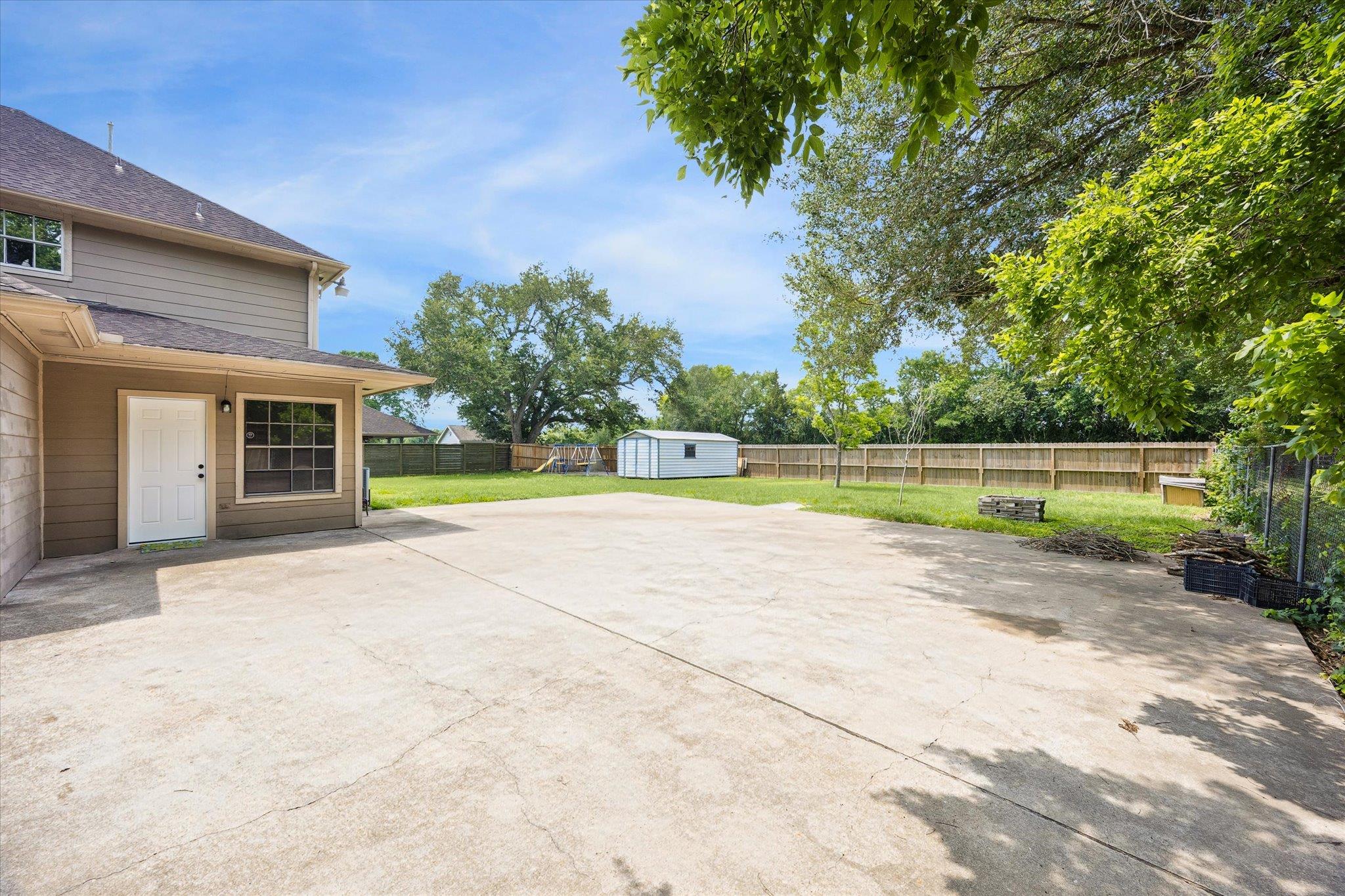 10502 Ballantine St, Houston, TX 77075