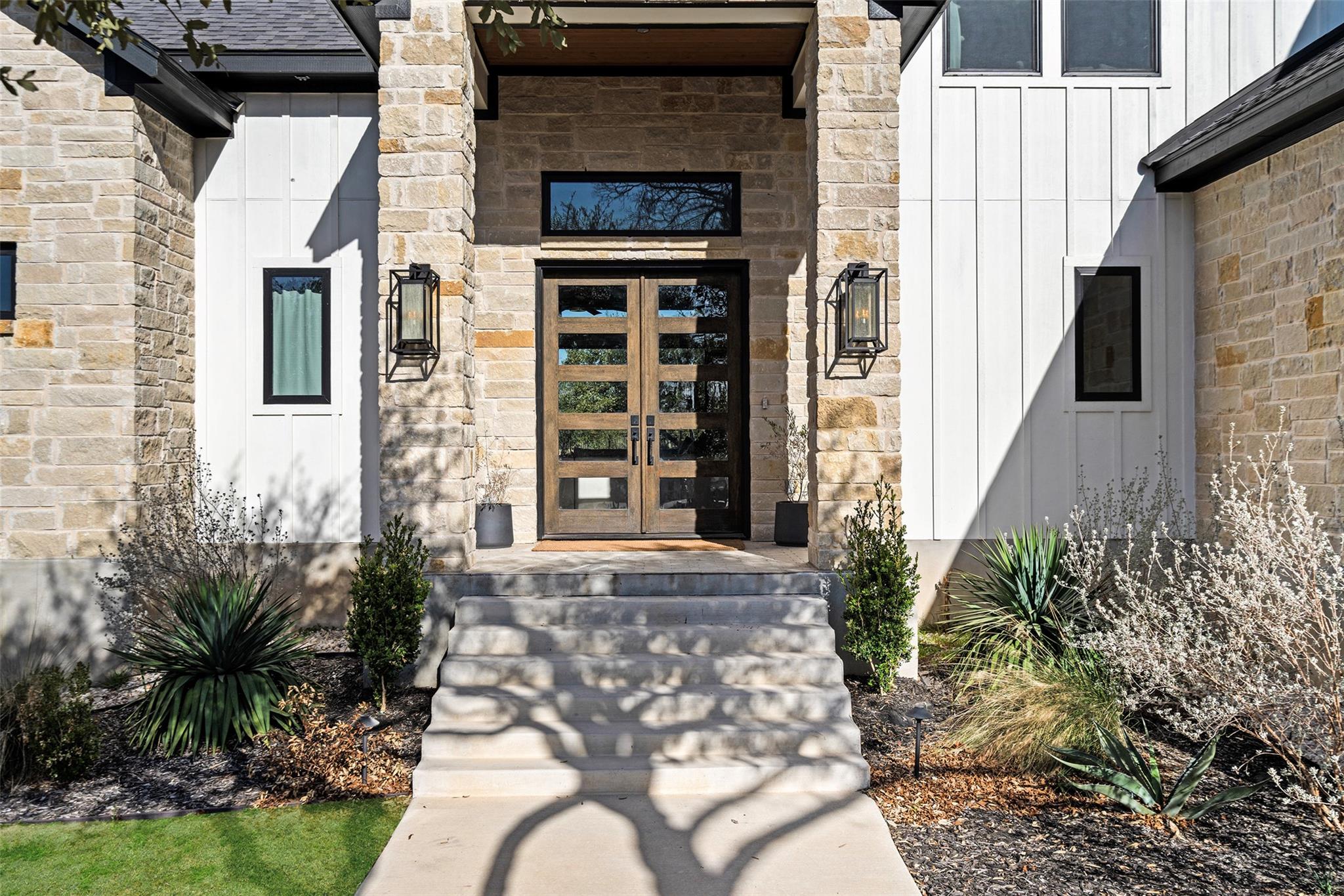 316 Stockman Dr, Dripping Springs, TX 78620