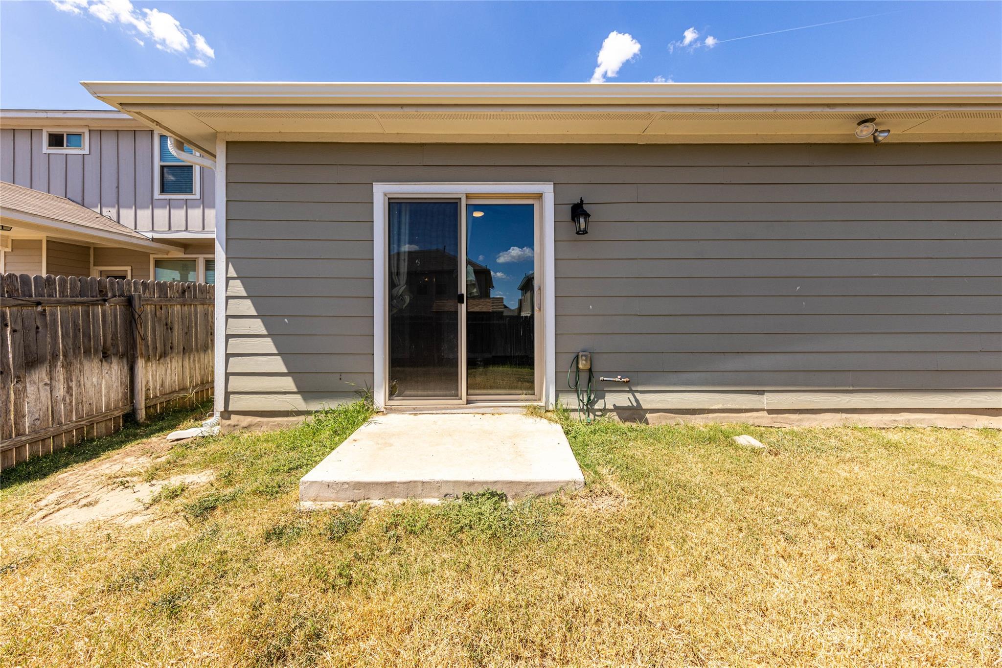 368 Wapiti Rd, Buda, TX 78610