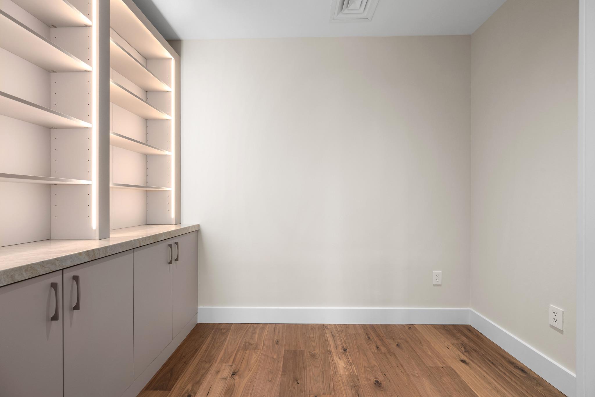 200 Congress Ave # 15E, Austin, TX 78701