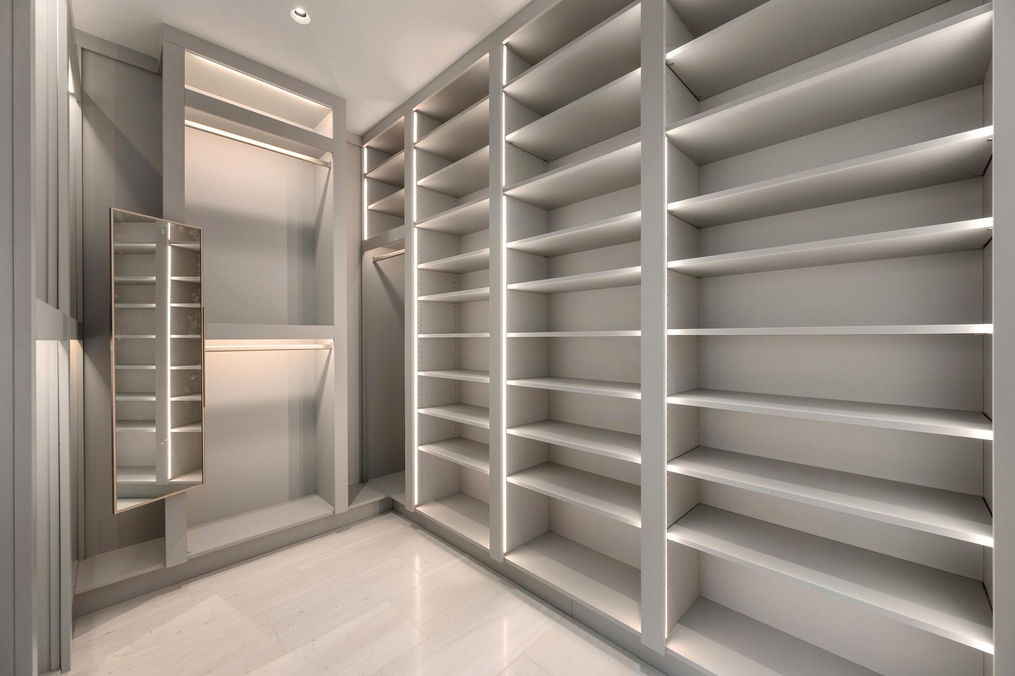 200 Congress Ave # 15E, Austin, TX 78701