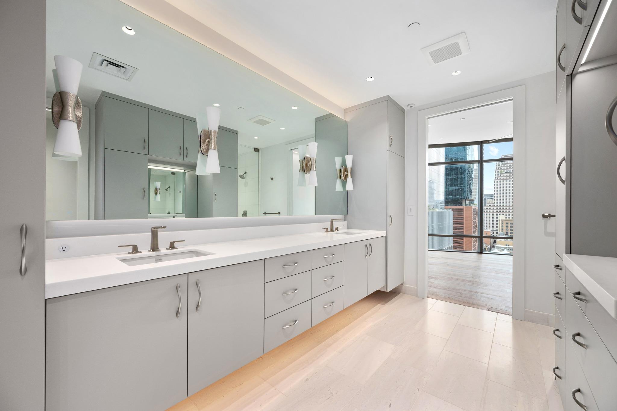 200 Congress Ave # 15E, Austin, TX 78701