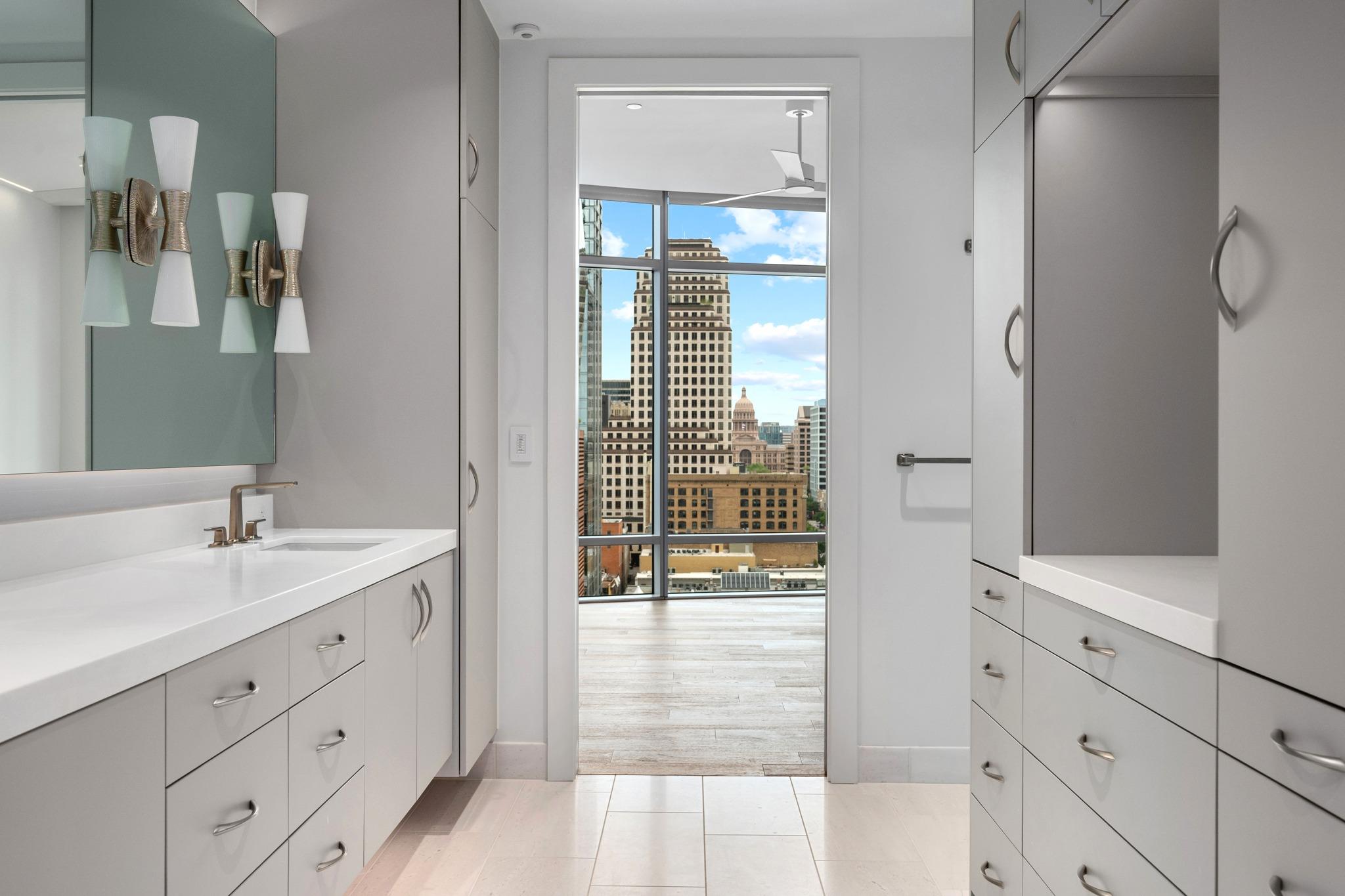 200 Congress Ave # 15E, Austin, TX 78701