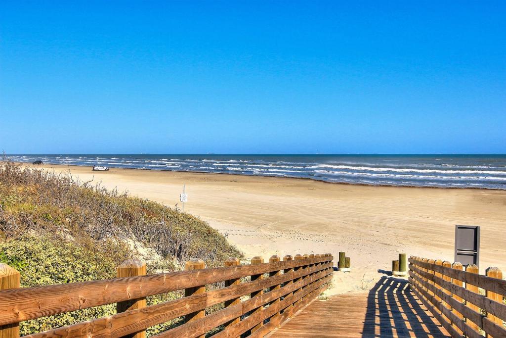 630 W Center Sq # 303, Port Aransas, TX 78373