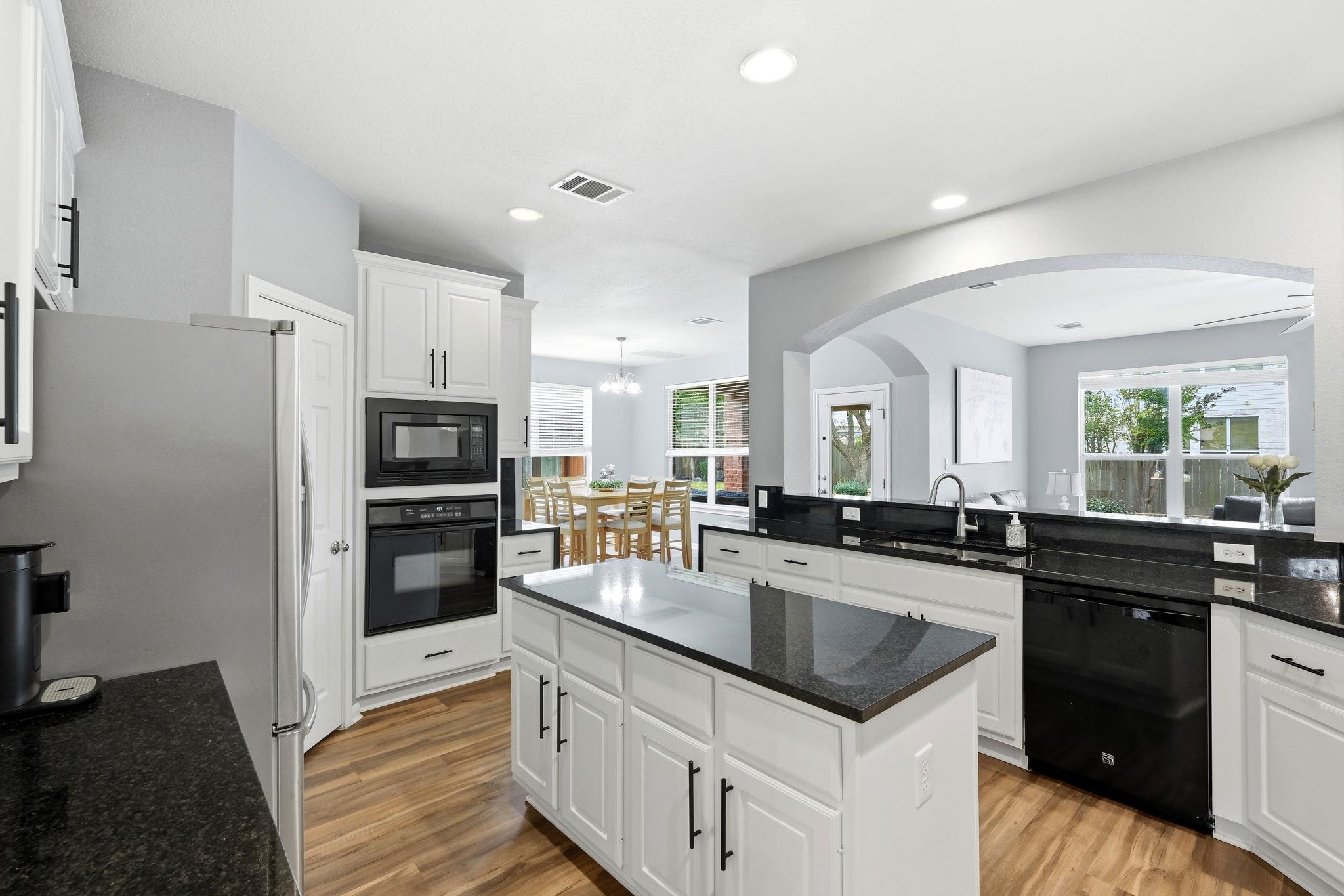 2701 Michelle Lynne Cv, Round Rock, TX 78681