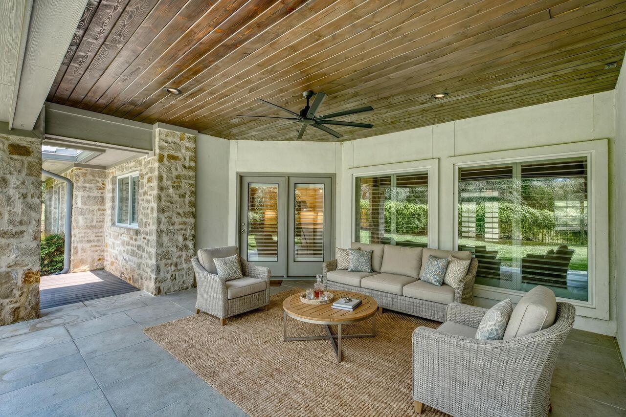 701 Indian Paint Trl, Horseshoe Bay, TX 78657