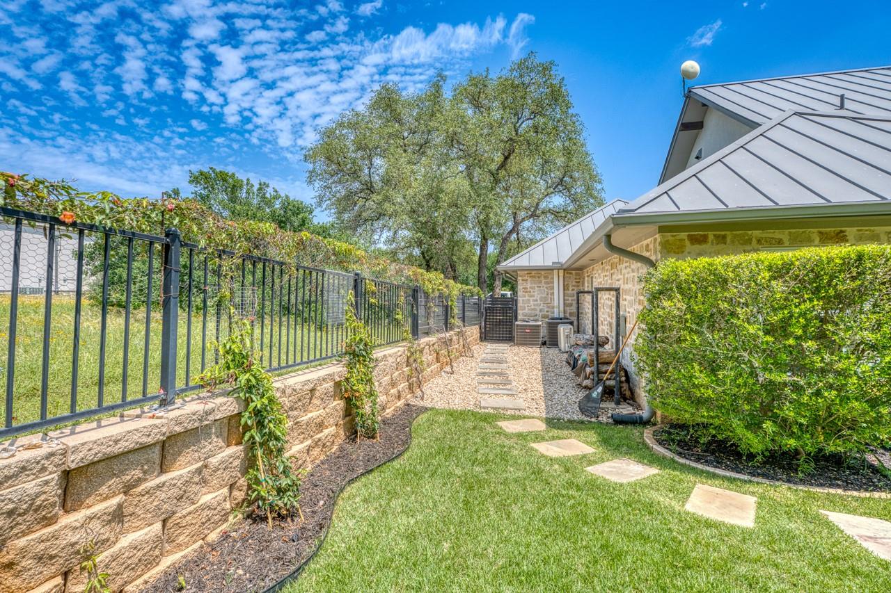 701 Indian Paint Trl, Horseshoe Bay, TX 78657