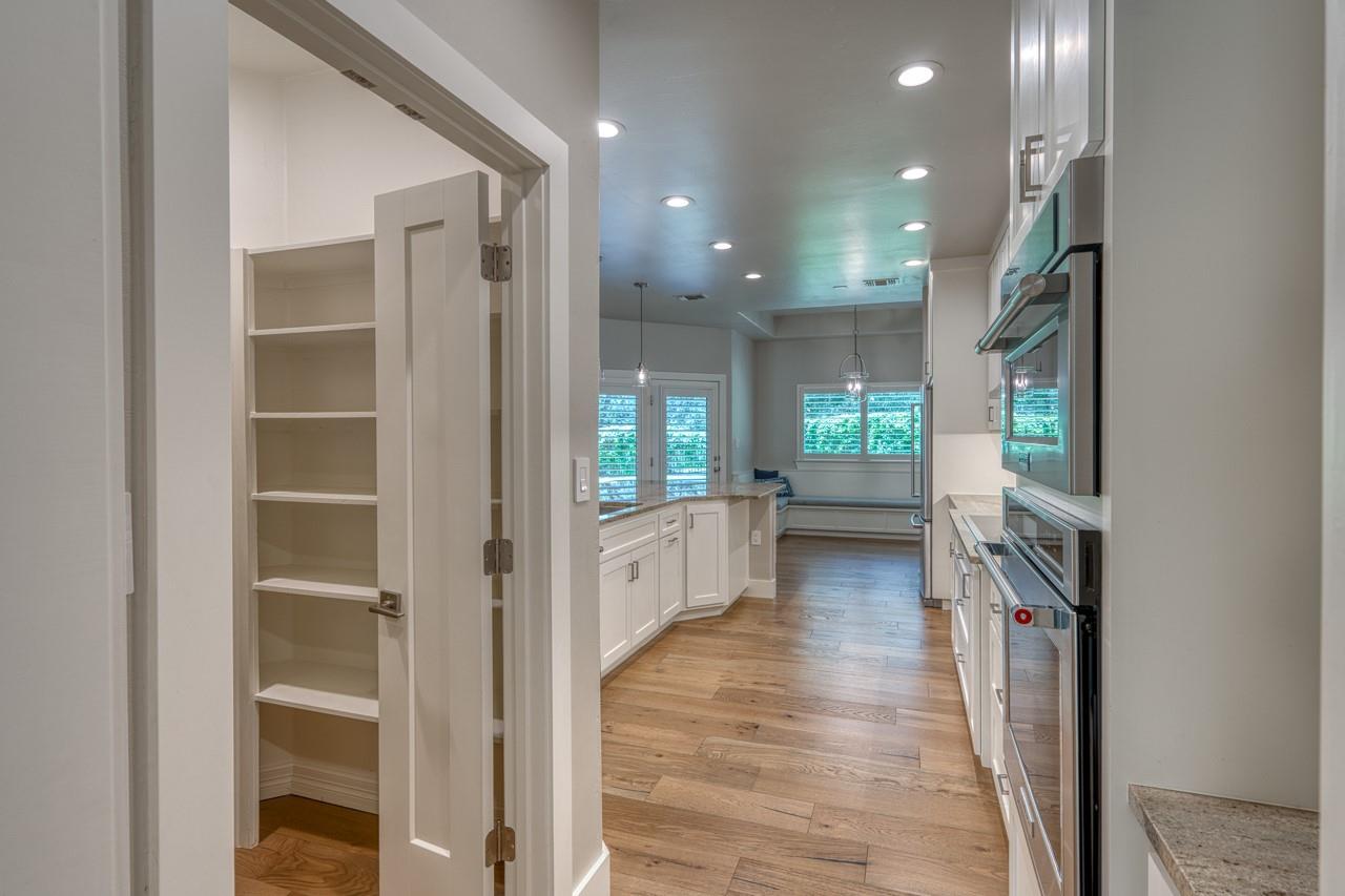 701 Indian Paint Trl, Horseshoe Bay, TX 78657