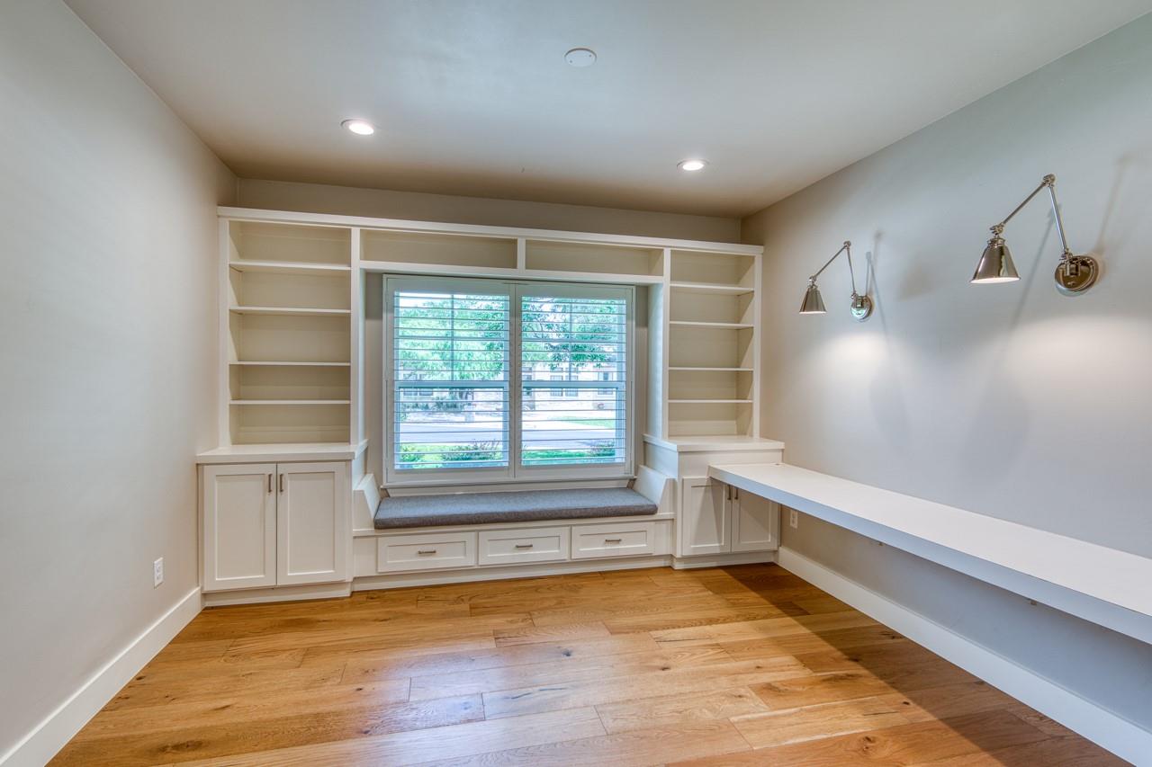 701 Indian Paint Trl, Horseshoe Bay, TX 78657