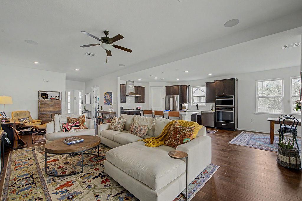 247 Carolina Jasmine Dr, San Marcos, TX 78666