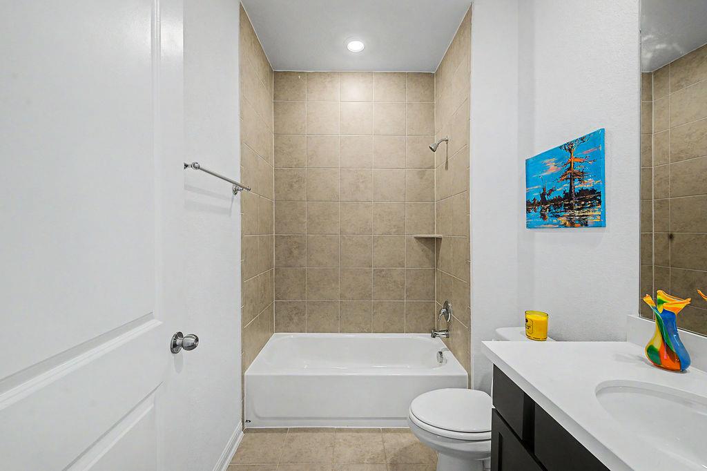 247 Carolina Jasmine Dr, San Marcos, TX 78666