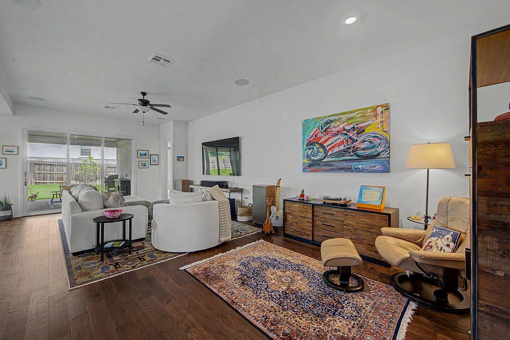 247 Carolina Jasmine Dr, San Marcos, TX 78666