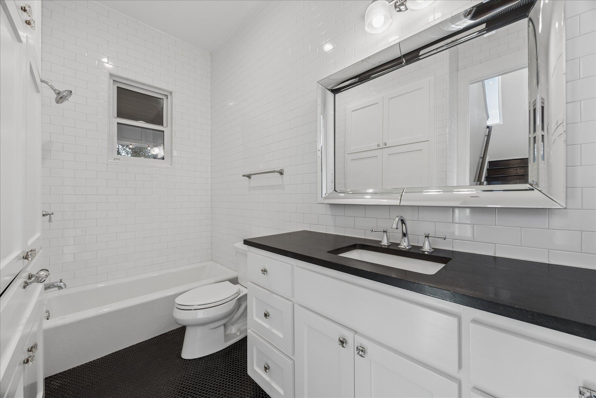 1899 Trebled Waters Trl, Dripping Springs, TX 78619