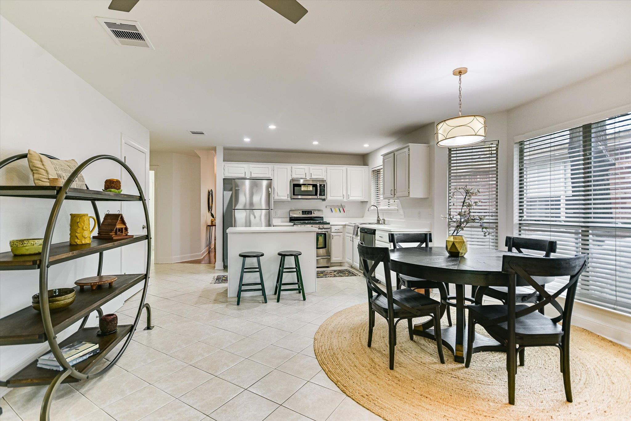 4811 Alta Loma Dr, Austin, TX 78749