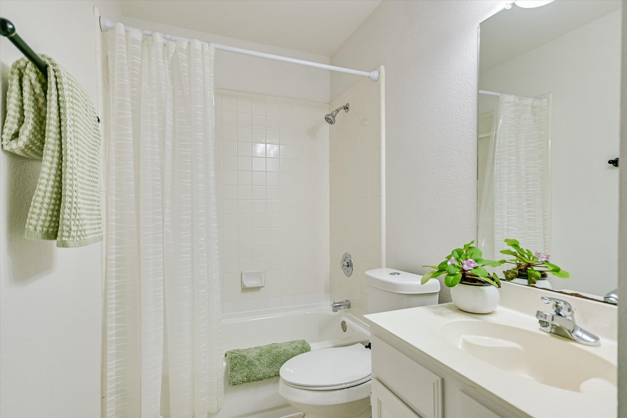 4811 Alta Loma Dr, Austin, TX 78749